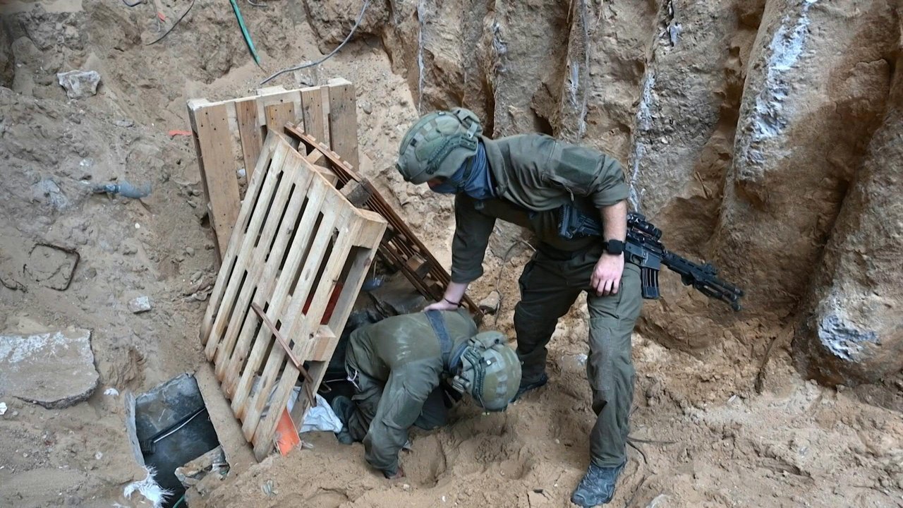 Israelische Armee zeigt Reportern Tunnelsystem unter Al-Schifa-Krankenhaus