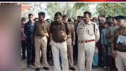 पेड़ से लटका मिला युवक शव, हत्या की आशंका, जांच में जुटी पुलिस