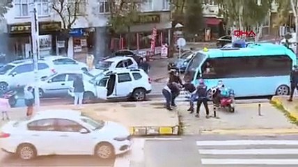 Trafikte tekme tokat kavga kamerada