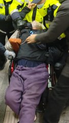 [속보] '지하철 시위' 전장연 대표 경찰연행 중 병원이송