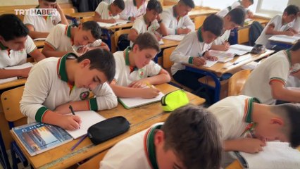 İsmail öğretmen azmiyle öğrencilerine örnek oluyor