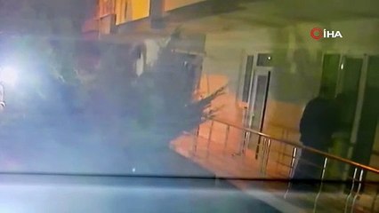 Mücevher çalıp otobüsle kaçtılar...Kart ücretini de vatandaşa çektirdiler