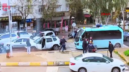 Yol ortasında tekme tokat kavga