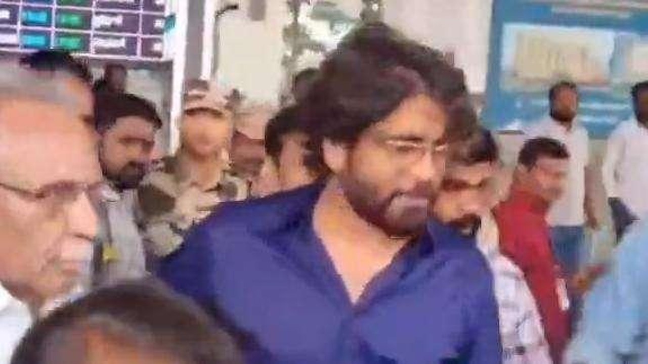 విశాఖలో హీరో నాగార్జున, అఖిల్ సందడి - వీడియో