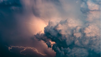 Wilder Wetter-Mix: Sturmfluten, Wind und Neuschnee in Deutschland