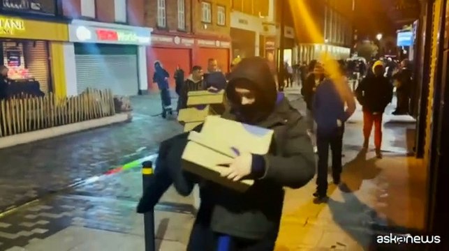 Irlanda, Dublino si risveglia dopo scontri e violenze: 34 arresti