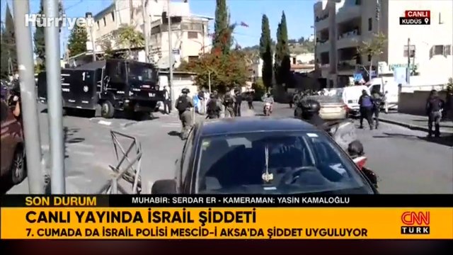 İsrail polisinden Mescid-i Aksa'da namaz kılmak isteyenlere müdahale
