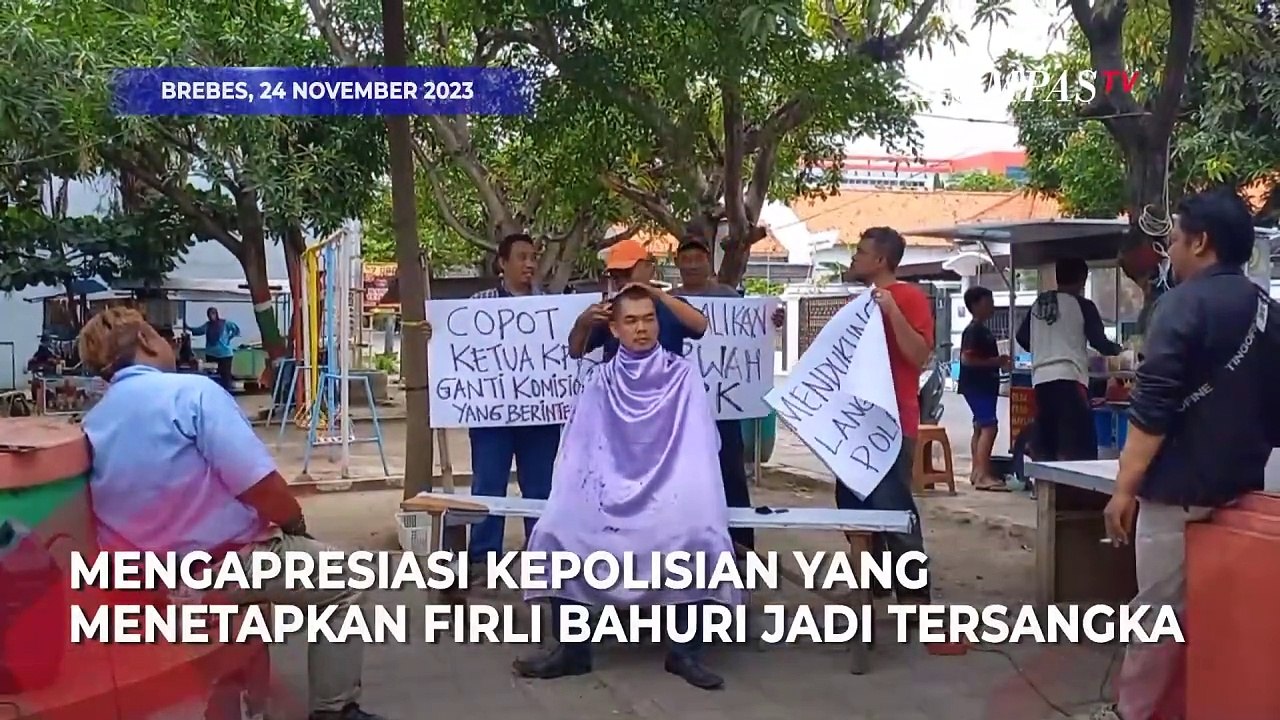 Firli Bahuri Tersangka KPK, Aktivis Brebes Lakukan Aksi Cukur Gundul