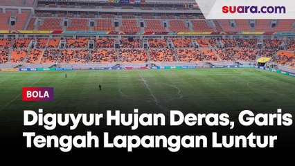 Piala Dunia U-17: Jelang Brasil vs Argentina, Lapangan JIS Becek Diguyur Hujan Deras, Garis Tengah Lapangan Luntur