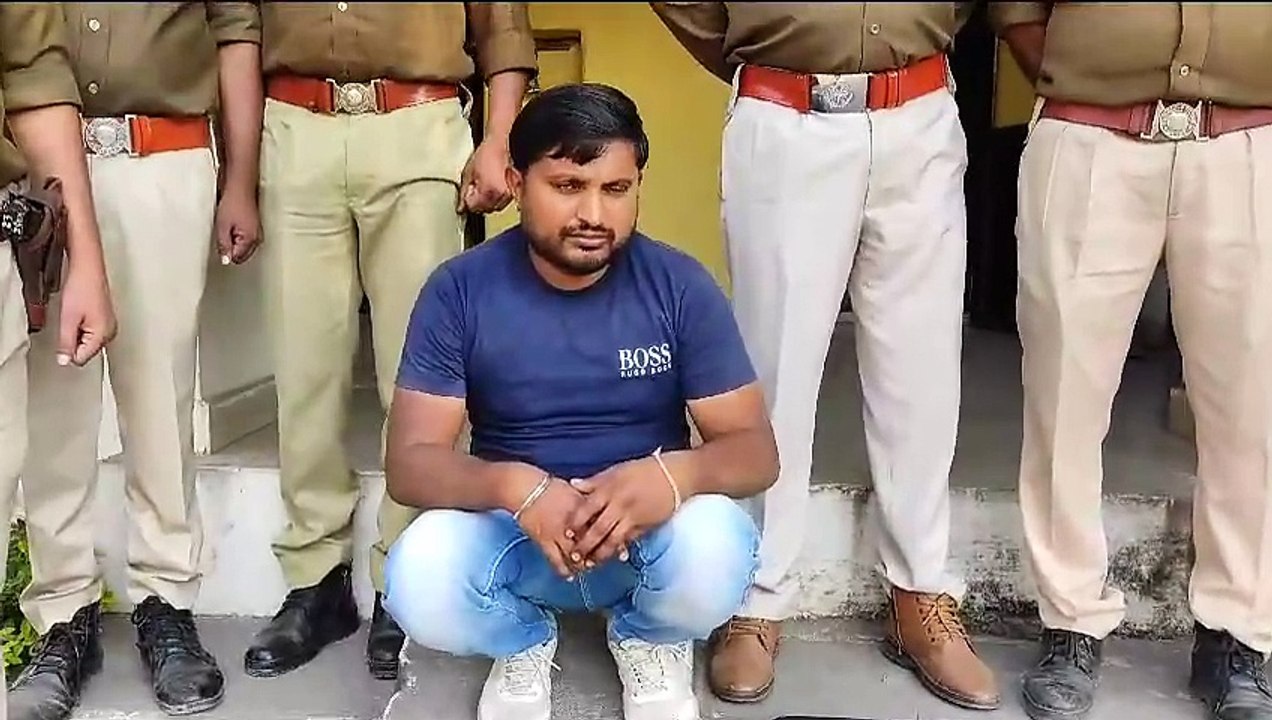 कार से 54 लाख से अधिक राशि जब्त, चालक गिरफ्तार