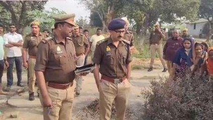 बच्चों की पिटाई से बौखलाई माँ ने....... सुहाग से खून से रंग डाले हाथ !