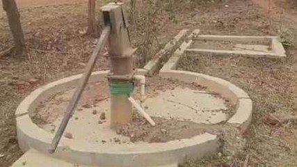 उमरिया: जल संकट से जूझ रहे ग्रामवासी,जिम्मेदार बने अंजान