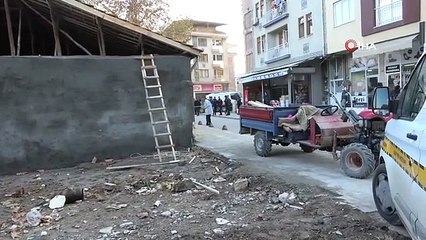 Malatya'da evinde tadilat yaptıran bir şahıs ile işçiler arasında çıkan silahlı kavgada 1'i ağır 2 kişi yaralandı
