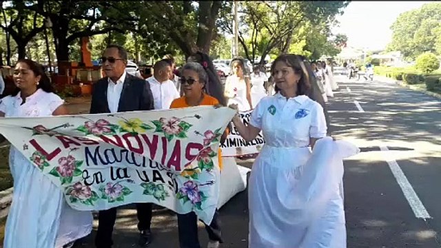 La UASD realiza su marcha de las novias