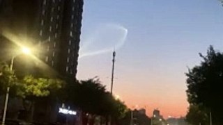 Misteriosa figura en el cielo de China