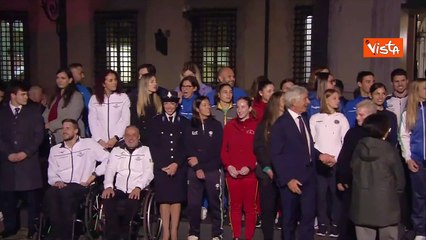 Violenza su donne, 50 atleti in posa a Palazzo Chigi testimonial del 1522, numero anti-stalking