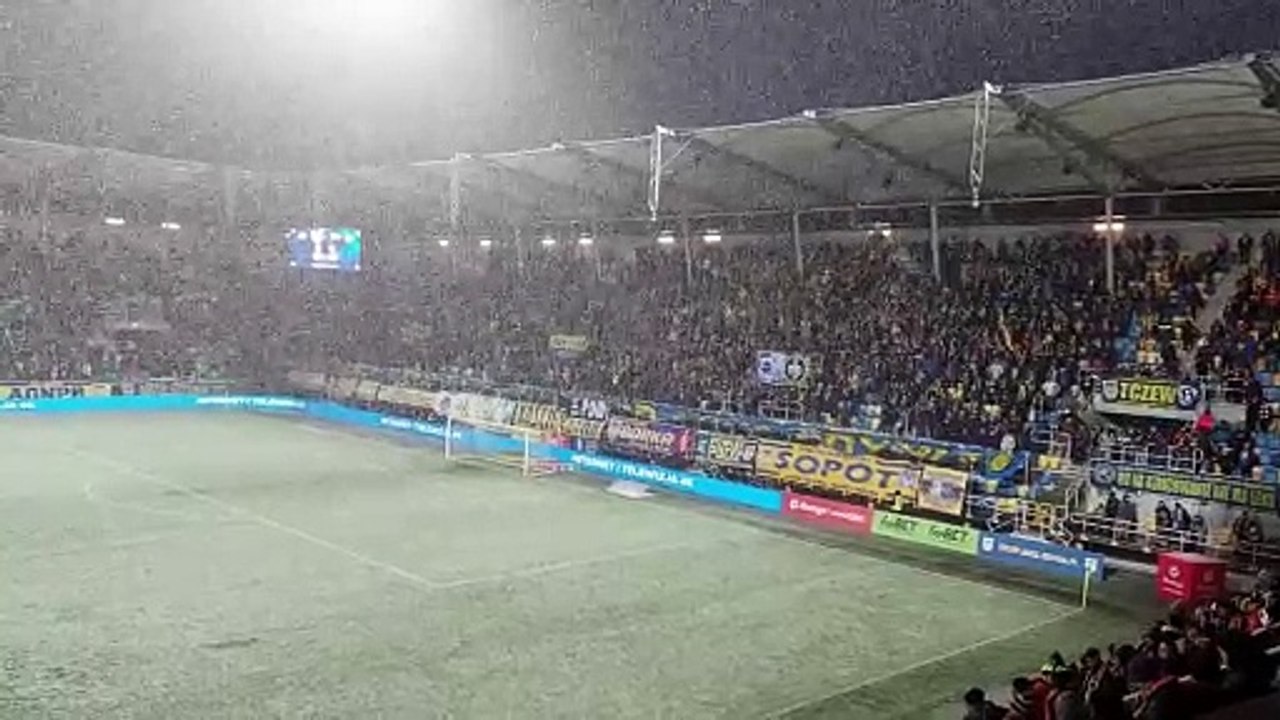 "Więc chodź pomaluj mój świat". Derby Trójmiasta 2023