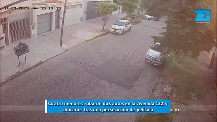 Cuatro menores robaron dos autos en la Avenida 122 y chocaron tras una persecución de película