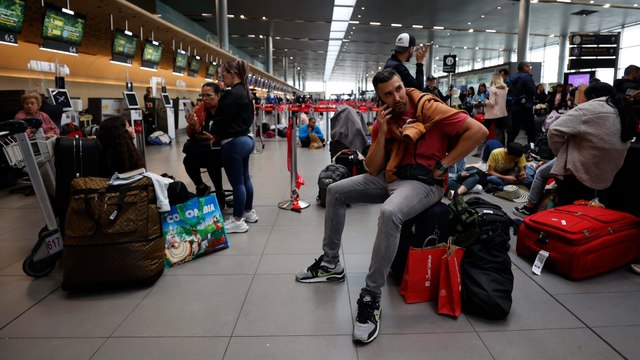 Versiones encontradas en medio de retrasos y cancelaciones de cientos de vuelos en Colombia