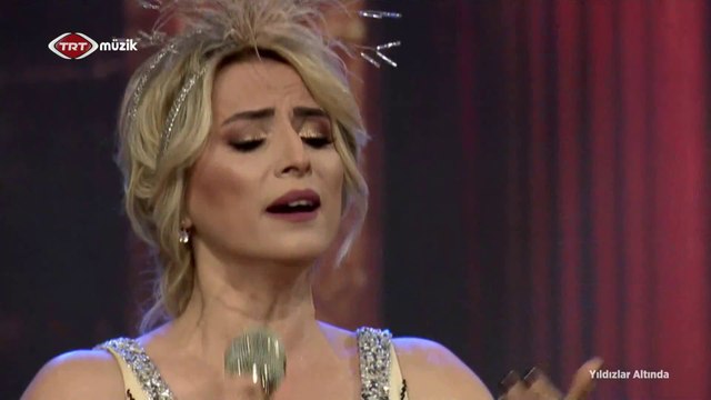 Ayşen Birgör / Akşamın olduğu yerde bekle diyorsun gelmiyorsun