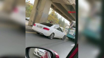Özel halk otobüsü sürücüsü ile kadın sürücü arasında trafik tartışması