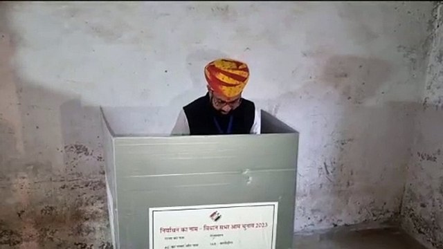 Rajasthan Election : प्रदेश के कैबिनेट मंत्री ने डाला वोट, वोटर्स में उत्साह