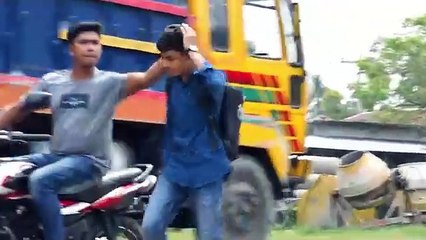 Hit and Run Prank on Girls _ Funny Prank Videos in India _ 4-Minute Fun(360P)