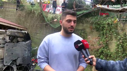 İstanbul'da otomobil 4 metre yükseklikten bahçeye düştü! 'Yine ölmedik çok şükür' dedi, kalp işareti yaptı