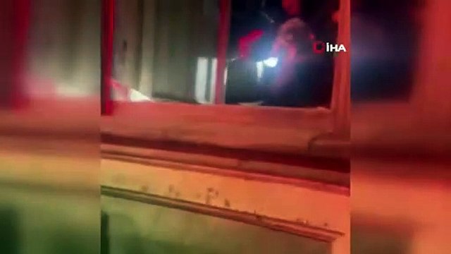 Kars'ta Ölmek Üzere Olan Yavru Köpek İtfaiye Ekiplerince Kurtarıldı