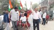 VIDEO : राजस्थान चुनाव में दिखे अजब-गज़ब नज़ारे, खाट पर बैठकर वोट डालने पहुंचा बुज़ुर्ग