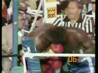 Larry Holmes vs Alfredo Evangelista - boxing - WBC heavyweight title