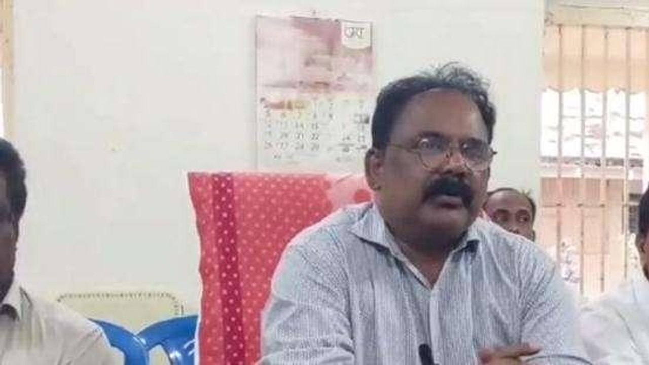 అన్నమయ్య జిల్లా: విద్యార్థినితో అసభ్య ప్రవర్తన... టీచర్ సస్పెండ్