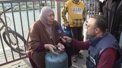 أهالي غزة يخرجون لتلبية احتياجاتهم بعد اتفاق الهدنة