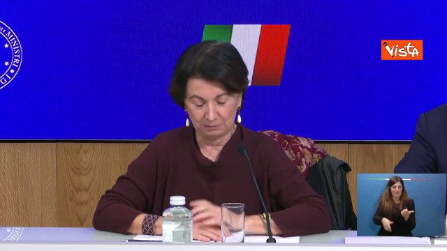 Violenza sulle donne, Roccella: Il numero 1522 ? una prima mano tesa