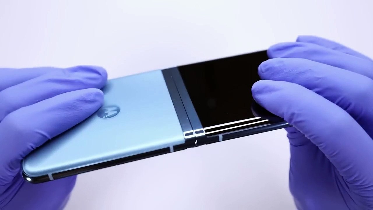 Motorola Razr Plus Folding Phone Unboxing