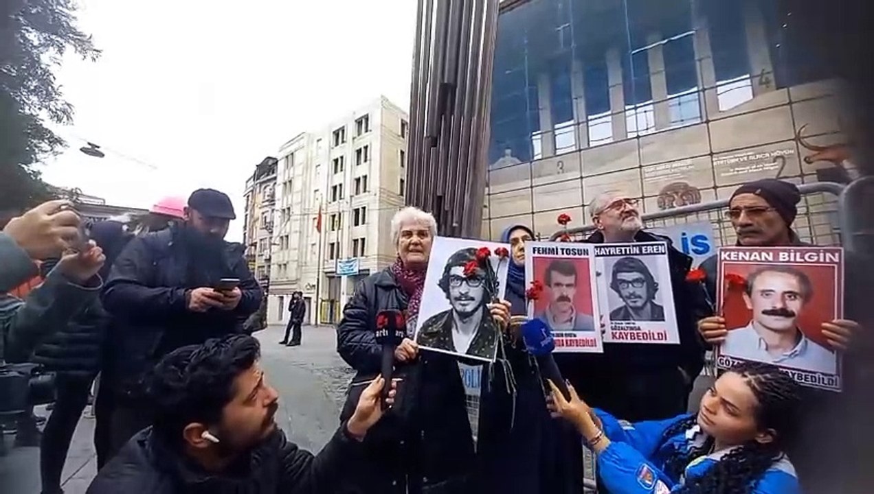 Hayrettin Eren'in kız kardeşi İkbal Eren: Annem, 2019 yılında vefat edinceye kadar oğlu için karanfil koyabileceği bir mezar yeri aradı