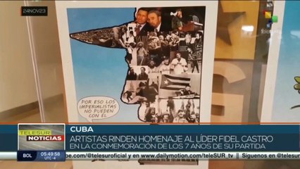 Télécharger la video: Cubanos rinden homenaje a Fidel Castro en conmemoración a su partida física