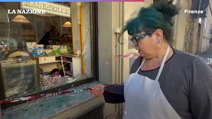 Spaccata al forno: vetrata in frantumi poi scappano con l'incasso