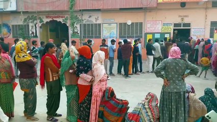 सुबह धीमा रहा मतदान, दोपहर में पकड़ी रफ्तार