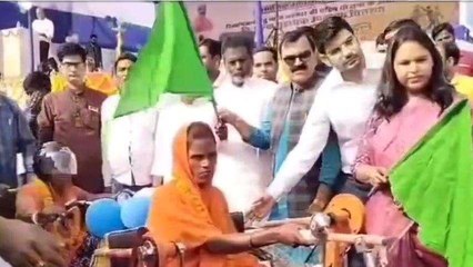 भागलपुर: दिव्यांगजनों के बीच सहायक उपकरण और साइकिल का वितरण, सांसद रहे मौजूद