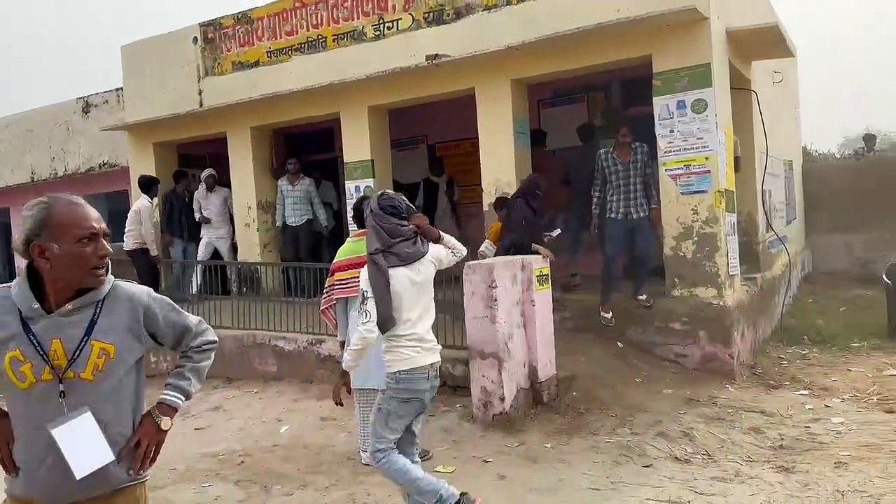 https://hindi.asianetnews.com/state/rajasthan/rajasthan-election-2023-fighting-at-polling-booth-in-bharatpur-polling-workers-and-voters-ran-into-the-fields-zysa/articleshow-yhmlv67