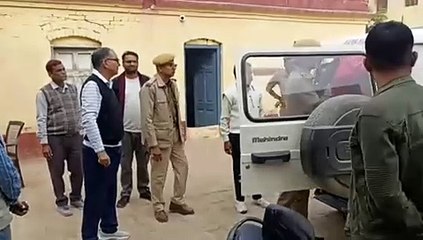 सील करने के बाद कड़ी सुरक्षा में जिला मुख्यालय भेजे डाक मतपत्र