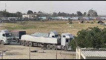 I camion di aiuti entrano nella Striscia di Gaza grazie alla tregua
