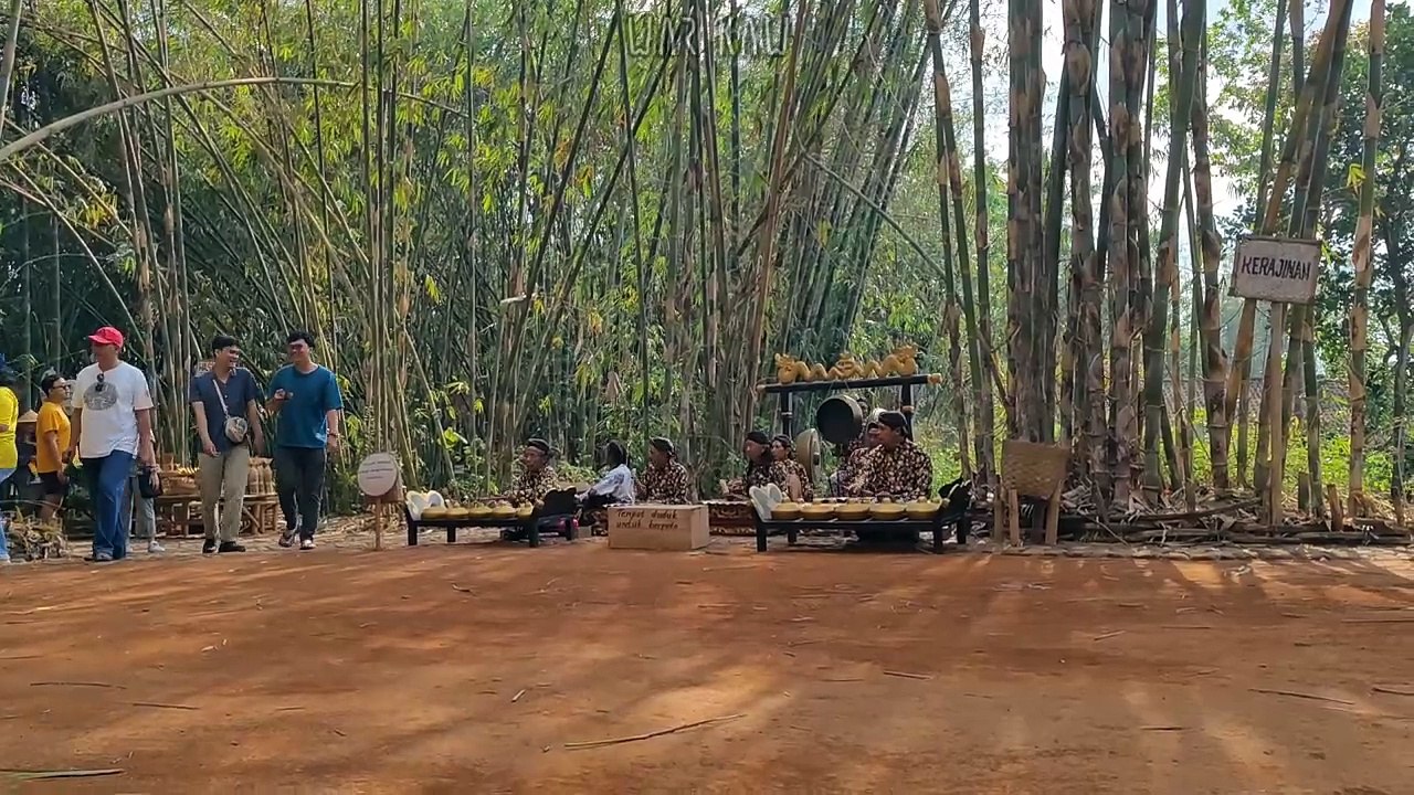 Suasana Pasar Papringan di Temanggung Jawa Tengah