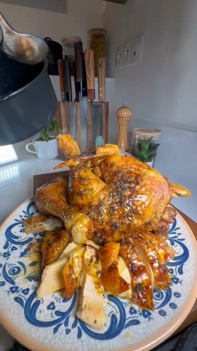 CHAPON RÔTI EN CRAPODINE  #chapon #volaille #roti #roasted #cuisine #recette #volaille #noel #fete #christmas #recipe #recipes #easyrecipe #jus #sauce #poulet #chicken