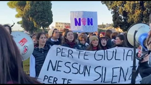 In migliaia al corteo a Roma: Per Giulia, per tutte, grideremo forte