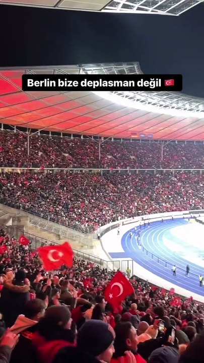 Milli takımımız Almanya'yı Berlin'de 3-2 devirdi   Gurbetçilerimiz Milli takımımızı kendi evinde gibi hissettirmiş 