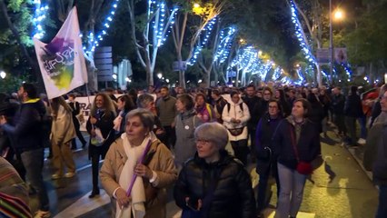 Diferentes ciudades españolas se manifiestan contra la violencia de género