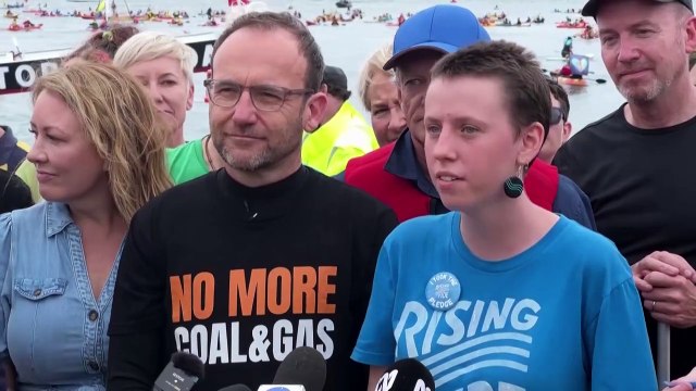 Climate activists block Australian coal port