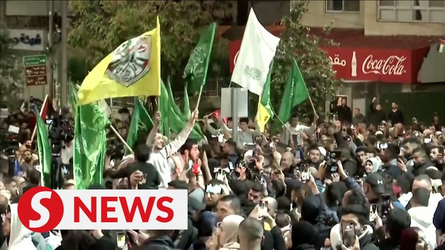 Palestinians cheer as 39 prisoners freed from Israel
